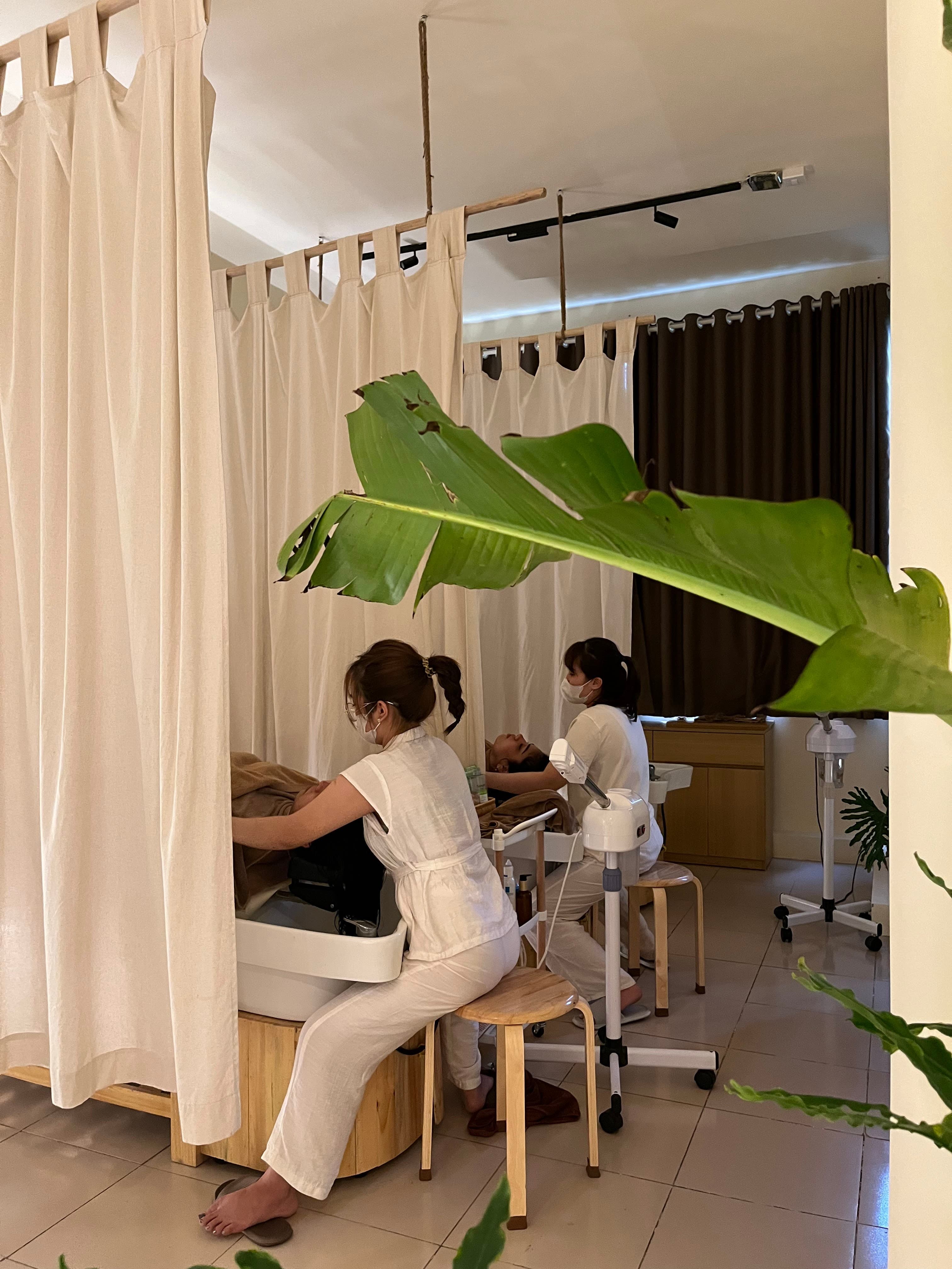 Scalp treatment station at Tropi Q head spa Hanoi